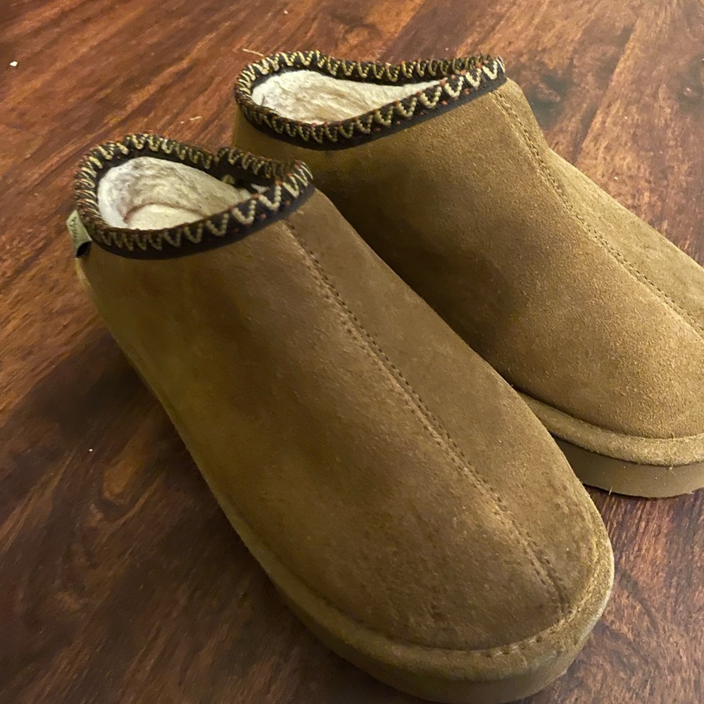 BearPaw Women's Tan Suede Platform Shoes